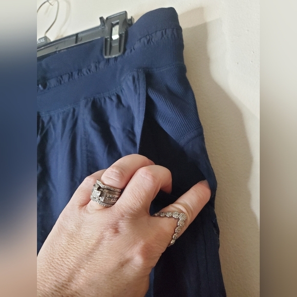 Lululemon Dance Studio Navy Pants Cropped Unlined Size 10 - Picture 4 of 11